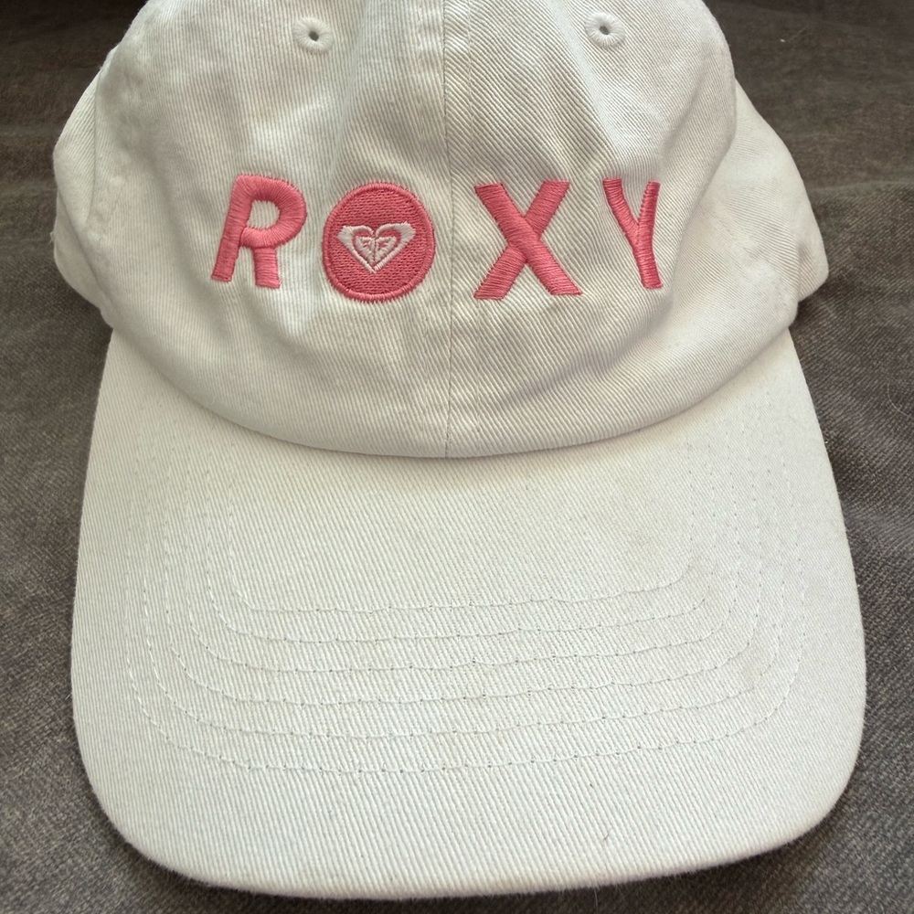 Roxy White Cap with Pink Embroidered Logo